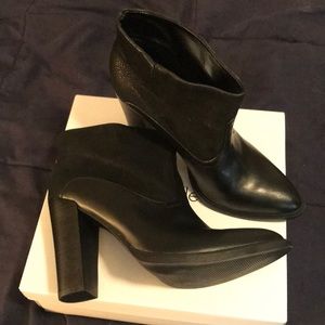 Crown Vintage ankle boots
